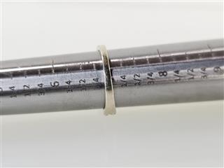 10K White Gold APX 1/4 CTW Round Baguette Diamond Weave Wedding Band Sz 7